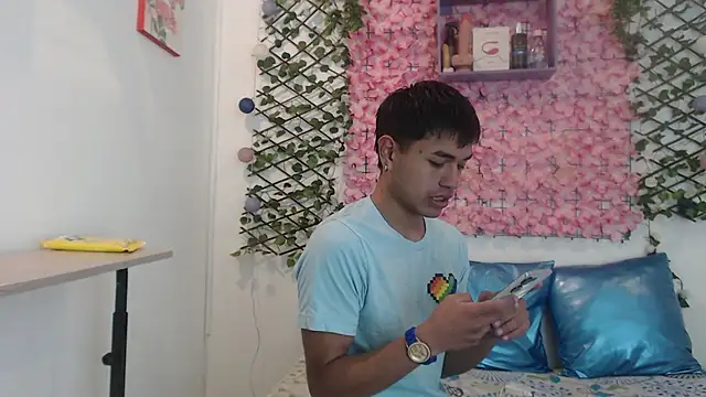 Snapshot of FUNNY_AND_HORNEY chatting on 09-30-25, 03:11 FUNNY AND HORNEY online show from 09-30-25, 03:11