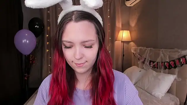 Monica  Queen online show from 10-24-25, 04:53