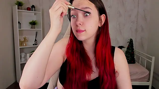 Monica  Queen online show from 12-20-25, 12:07