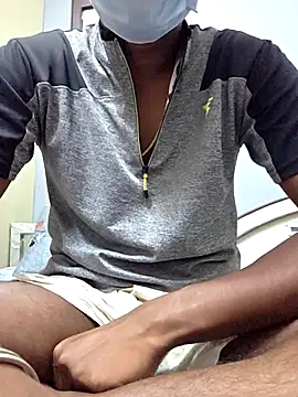 Snapshot of handsome_blg_tam chatting on 10-29-25, 12:18 handsome blg tam online show from 10-29-25, 12:18