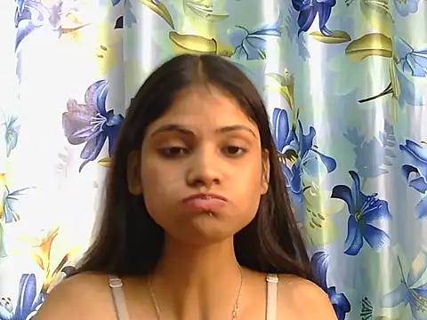 Snapshot of Tanvi-20 chatting on 11-02-25, 06:05 Tanvi-20 online show from 11-02-25, 06:05