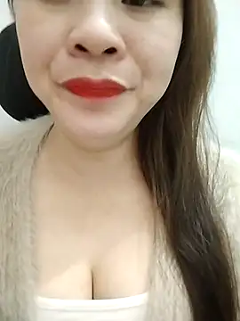 Girl Shy2000 online show from 12-15-25, 11:47