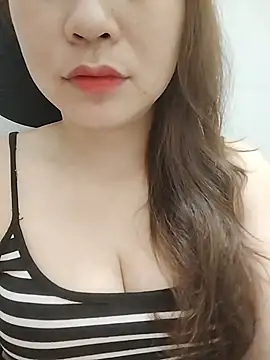 Girl Shy2000 online show from 05-19-26, 08:59