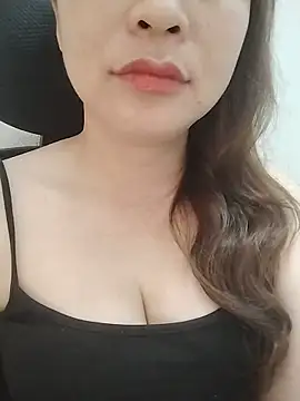 Girl Shy2000 online show from 05-24-26, 04:17