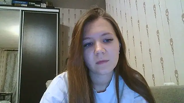 Snapshot of Kalivess chatting on 10-25-25, 02:24 Kalivess online show from 10-25-25, 02:24