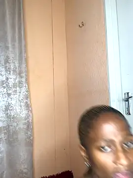 Caramel102004 online show from 09-25-25, 12:25