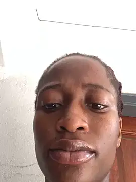 Snapshot of Caramel102004 chatting on 04-03-26, 10:46 Caramel102004 online show from 04-03-26, 10:46