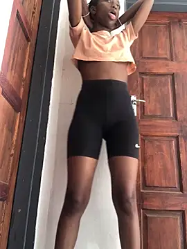 Snapshot of Caramel102004 chatting on 04-10-26, 11:15 Caramel102004 online show from 04-10-26, 11:15