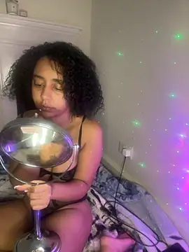 Snapshot of DarkFantisyxx chatting on 10-17-25, 08:17 DarkFantisyxx online show from 10-17-25, 08:17