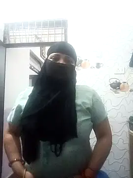 Snapshot of House_Wife19 chatting on 10-05-25, 01:53 House Wife19 online show from 10-05-25, 01:53