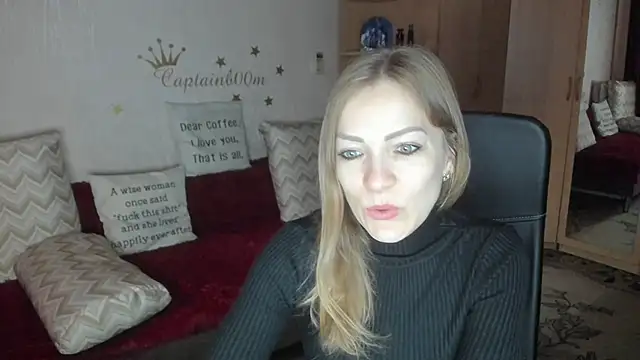 Tiffany Bates online show from 10-04-25, 03:15