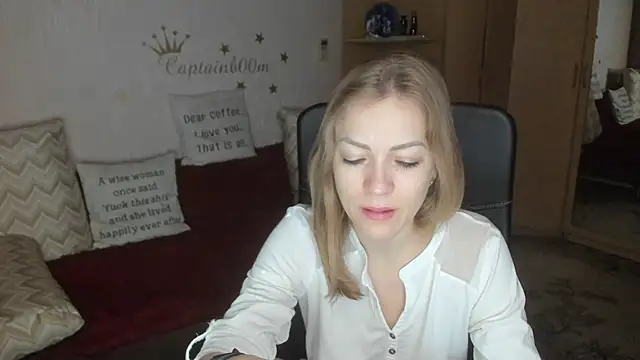 Tiffany Bates online show from 10-30-25, 03:30