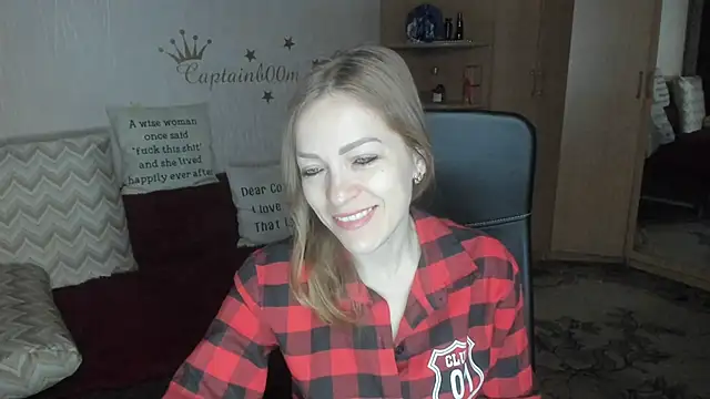 Tiffany Bates online show from 11-05-25, 03:39