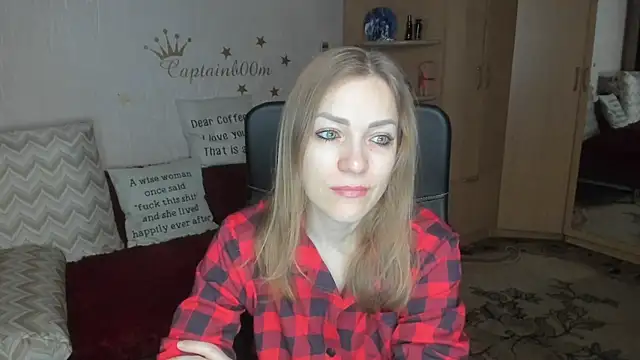 Tiffany Bates online show from 12-17-25, 02:50