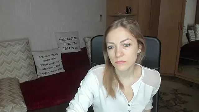 Tiffany Bates online show from 12-23-25, 05:16