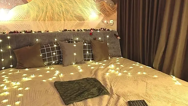 MilaYumi online show from 03-10-26, 09:47