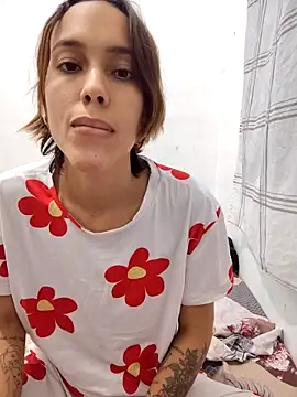 Snapshot of Lilo-skinny chatting on 10-24-25, 12:41 Lilo-skinny online show from 10-24-25, 12:41