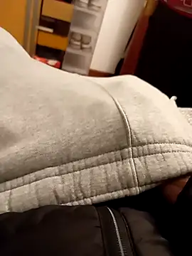 Snapshot of ruiiizz chatting on 03-11-26, 04:07 ruiiizz online show from 03-11-26, 04:07