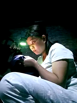 Snapshot of Samyy_xx chatting on 12-14-25, 12:32 Samyy xx online show from 12-14-25, 12:32