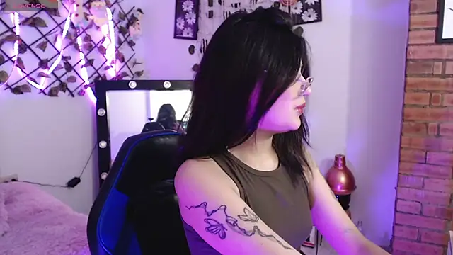 isa bunny18 online show from 10-08-25, 03:15