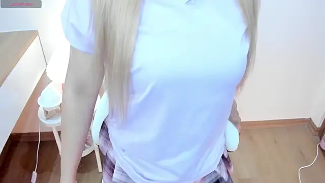 Snapshot of _itsyumi_ chatting on 10-16-25, 02:18 itsyumi online show from 10-16-25, 02:18