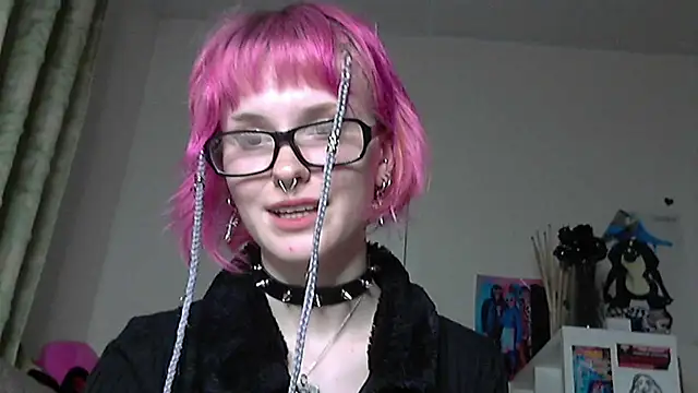 Snapshot of Paradoxy_ chatting on 03-24-26, 08:14 Paradoxy online show from 03-24-26, 08:14