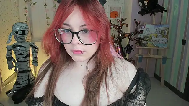 Snapshot of Monaco_Sun chatting on 10-31-25, 06:09 Monaco Sun online show from 10-31-25, 06:09