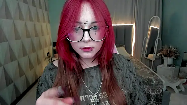 Snapshot of Monaco_Sun chatting on 11-25-25, 06:08 Monaco Sun online show from 11-25-25, 06:08