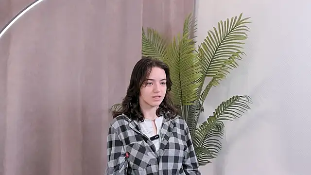 TarahCayne online show from 09-25-25, 11:47