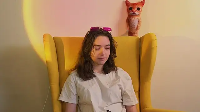 TarahCayne online show from 10-04-25, 07:39