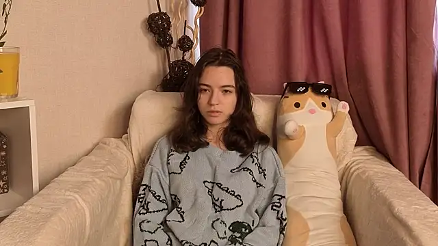 TarahCayne online show from 10-23-25, 08:35