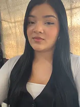 Snapshot of EmmaBlossom chatting on 09-28-25, 04:56 EmmaBlossom online show from 09-28-25, 04:56