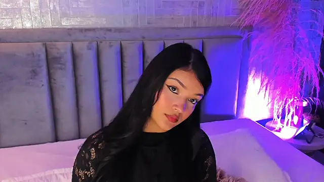 Snapshot of EmmaBlossom chatting on 10-01-25, 06:58 EmmaBlossom online show from 10-01-25, 06:58