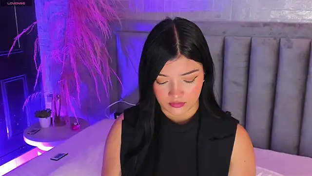 Snapshot of EmmaBlossom chatting on 10-02-25, 07:21 EmmaBlossom online show from 10-02-25, 07:21