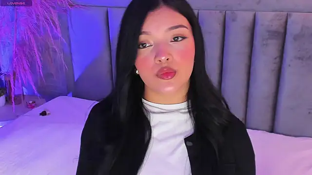 Snapshot of EmmaBlossom chatting on 10-03-25, 07:33 EmmaBlossom online show from 10-03-25, 07:33