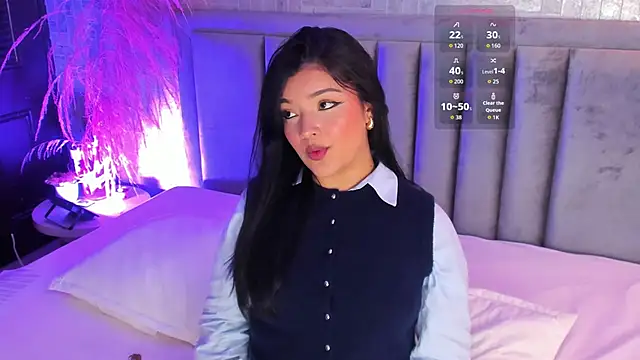 Snapshot of EmmaBlossom chatting on 10-08-25, 07:33 EmmaBlossom online show from 10-08-25, 07:33