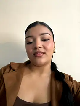 Snapshot of EmmaBlossom chatting on 10-11-25, 06:28 EmmaBlossom online show from 10-11-25, 06:28