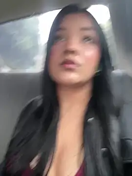 Snapshot of EmmaBlossom chatting on 10-12-25, 07:24 EmmaBlossom online show from 10-12-25, 07:24