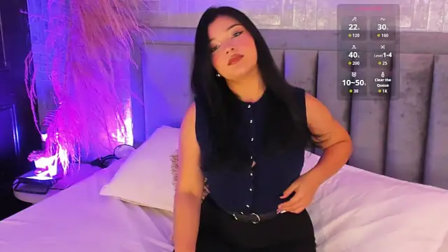 Snapshot of EmmaBlossom chatting on 10-17-25, 07:27 EmmaBlossom online show from 10-17-25, 07:27