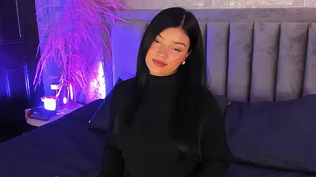 Snapshot of EmmaBlossom chatting on 10-27-25, 07:07 EmmaBlossom online show from 10-27-25, 07:07