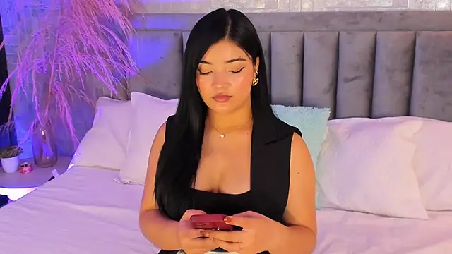 Snapshot of EmmaBlossom chatting on 11-07-25, 07:14 EmmaBlossom online show from 11-07-25, 07:14