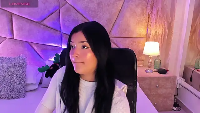 Snapshot of EmmaBlossom chatting on 11-16-25, 03:28 EmmaBlossom online show from 11-16-25, 03:28