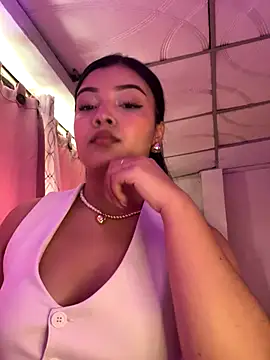 Snapshot of EmmaBlossom chatting on 11-20-25, 06:07 EmmaBlossom online show from 11-20-25, 06:07