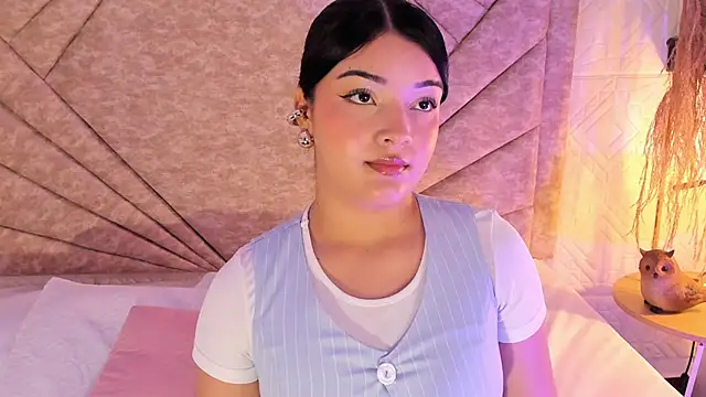 Snapshot of EmmaBlossom chatting on 12-01-25, 01:16 EmmaBlossom online show from 12-01-25, 01:16