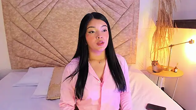 Snapshot of EmmaBlossom chatting on 12-04-25, 07:22 EmmaBlossom online show from 12-04-25, 07:22