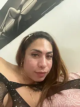 Snapshot of Naomi24herr chatting on 05-25-26, 03:23 Naomi24herr online show from 05-25-26, 03:23