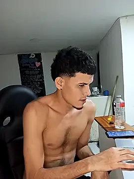 Snapshot of Pingasaboy20 chatting on 10-17-25, 04:59 Pingasaboy20 online show from 10-17-25, 04:59