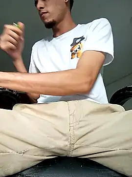 Snapshot of Pingasaboy20 chatting on 11-07-25, 10:10 Pingasaboy20 online show from 11-07-25, 10:10