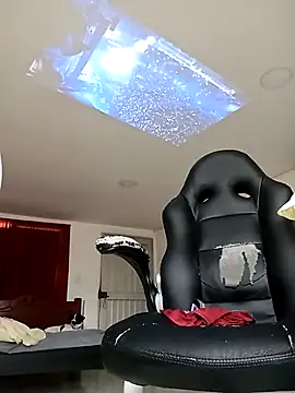 Snapshot of Pingasaboy20 chatting on 11-25-25, 01:11 Pingasaboy20 online show from 11-25-25, 01:11