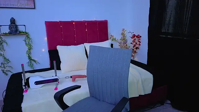 pequitasmedusa9 online show from 09-26-25, 06:34